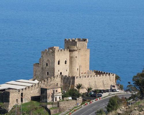 Roseto Capo Spulico - Castello Castrum Petrae Roseti - - Colombo40